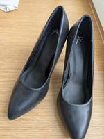 Schwarze Pumps Leder Gr. 41/42 "AF" ungetragen Rheinland-Pfalz - Sinzig Vorschau