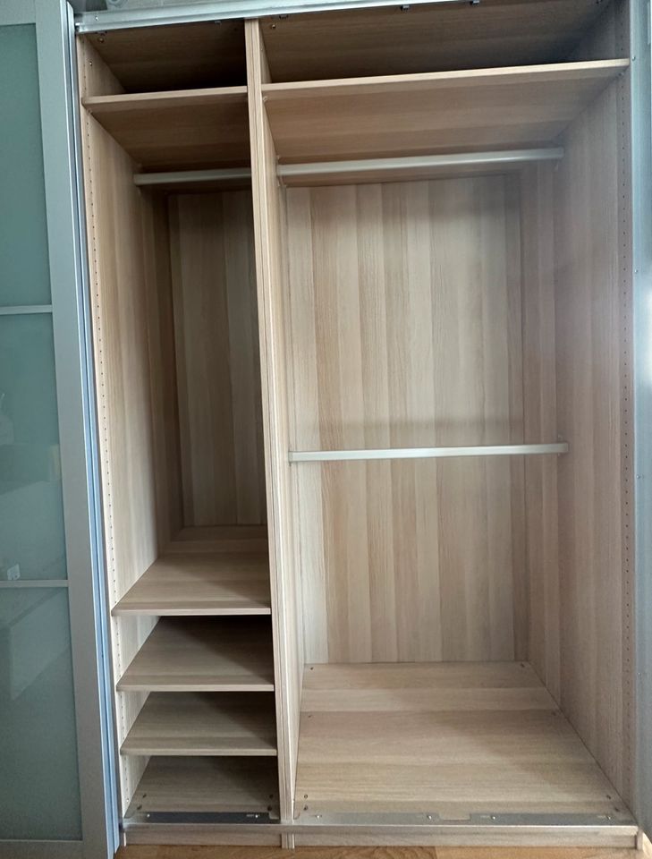 Kleiderschrank Ikea 3m in Berlin