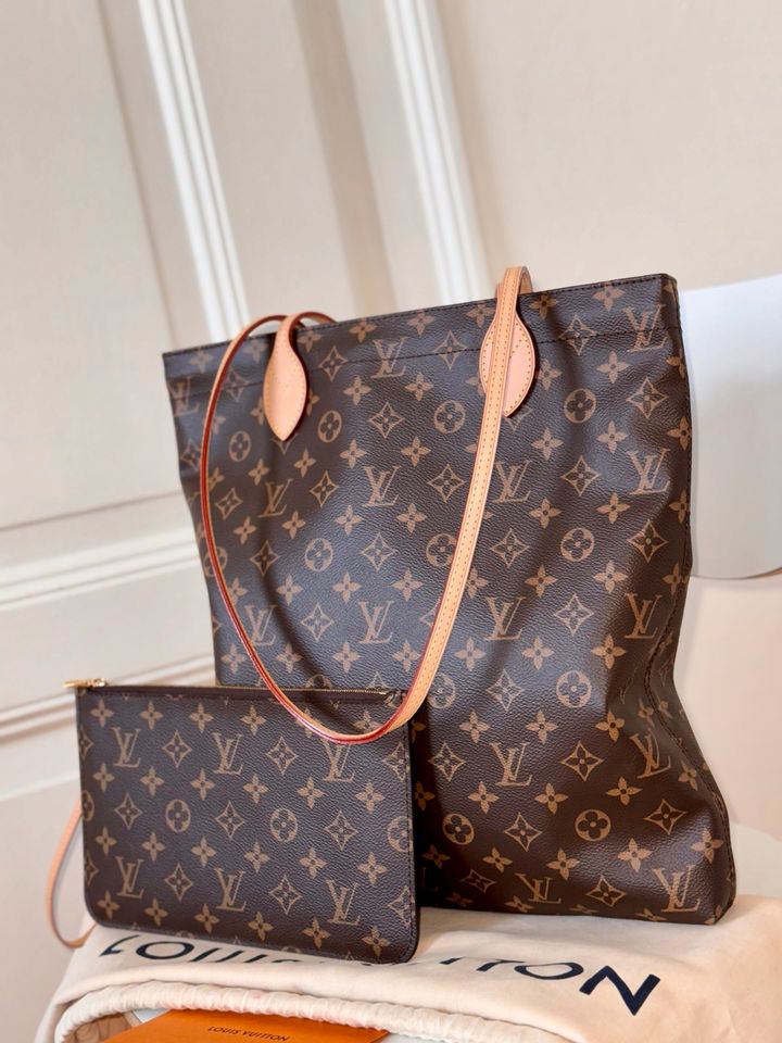 LOUIS VUITTON Carry It Monogram Canvas mit Pochette M45199 in Gießen