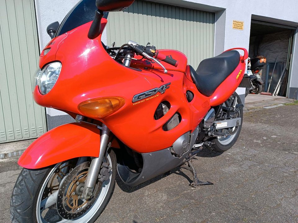 Suzuki GSX-F in Herne