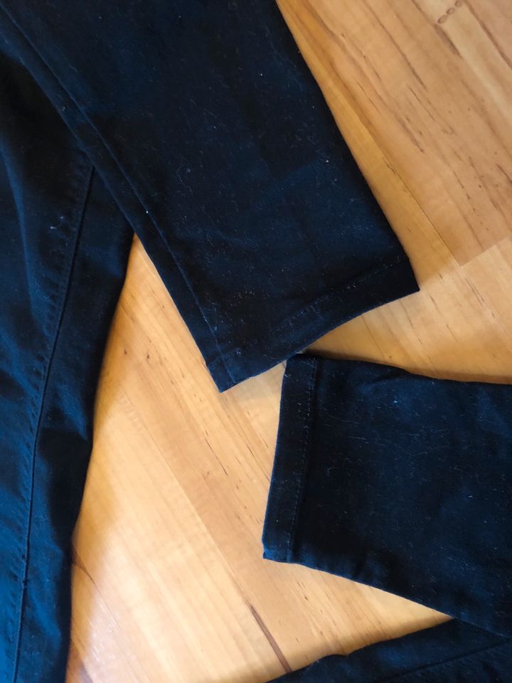 schwarze röhrenhose gr.34 von vero moda in München