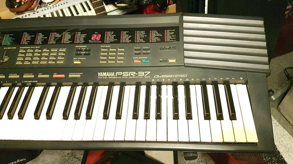 YAMAHA PSR-37 FUNKTIONIERT EINWANDFREI in Essen