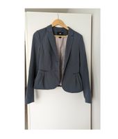 Blazer H&M grau, Gr.36, kurz, tailliert mit zwei Taschen, Knöpfe Hannover - Mitte Vorschau