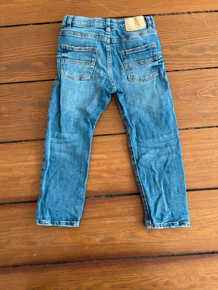 Zara Jeans Regular Fit, Gr. 110 in Hamburg