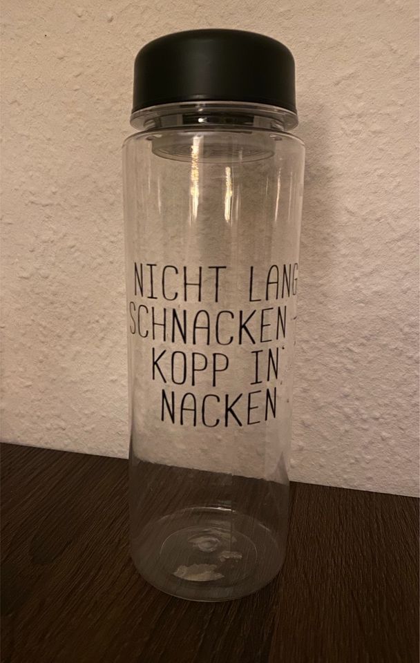 Trinkflasche, norddeutsch, Plastik in Hamburg