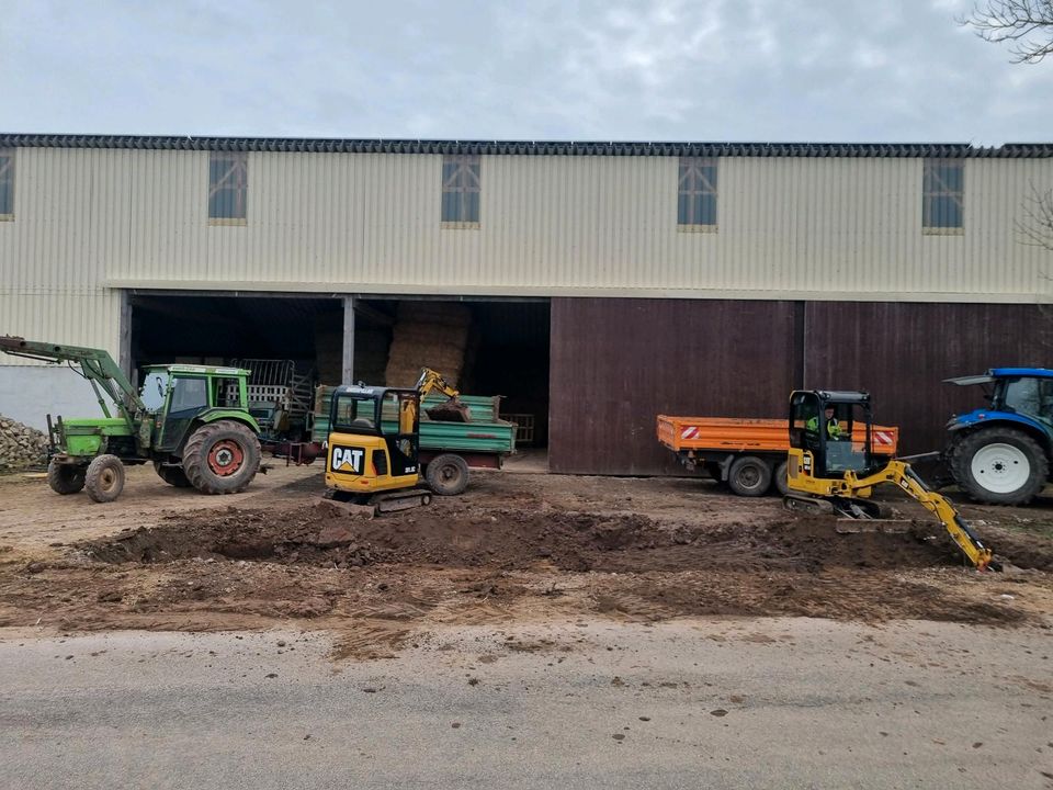 Erdarbeiten, Erdbau, Transport von Schüttgüttern in Leutershausen