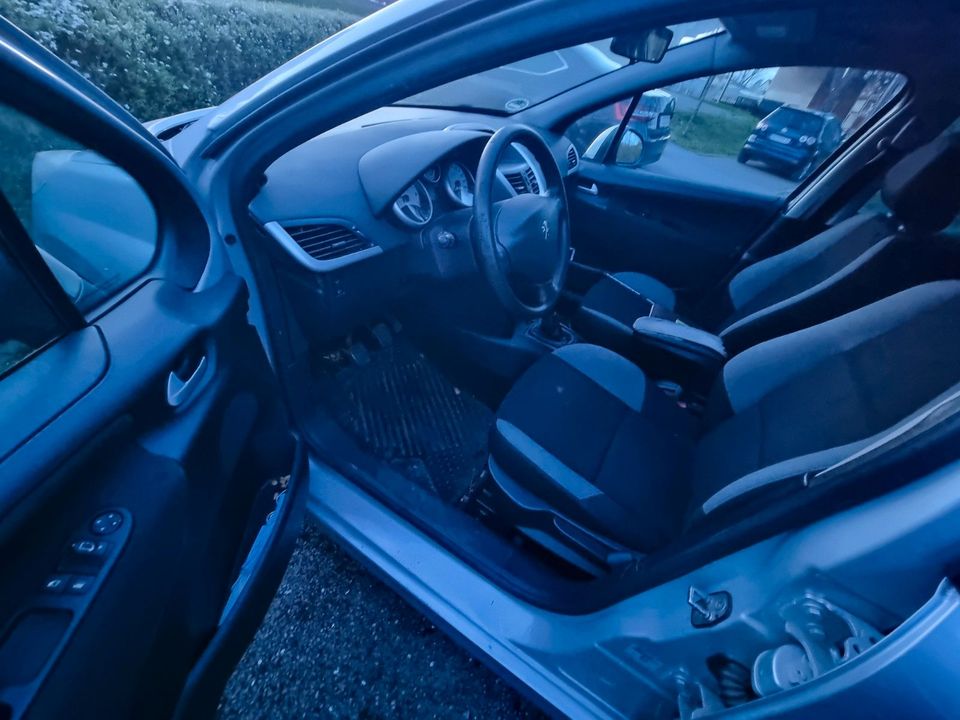 Peugeot 207 SW 1.4 Klima Panorama Anhkpl. FuZv El.Fh in Randersacker