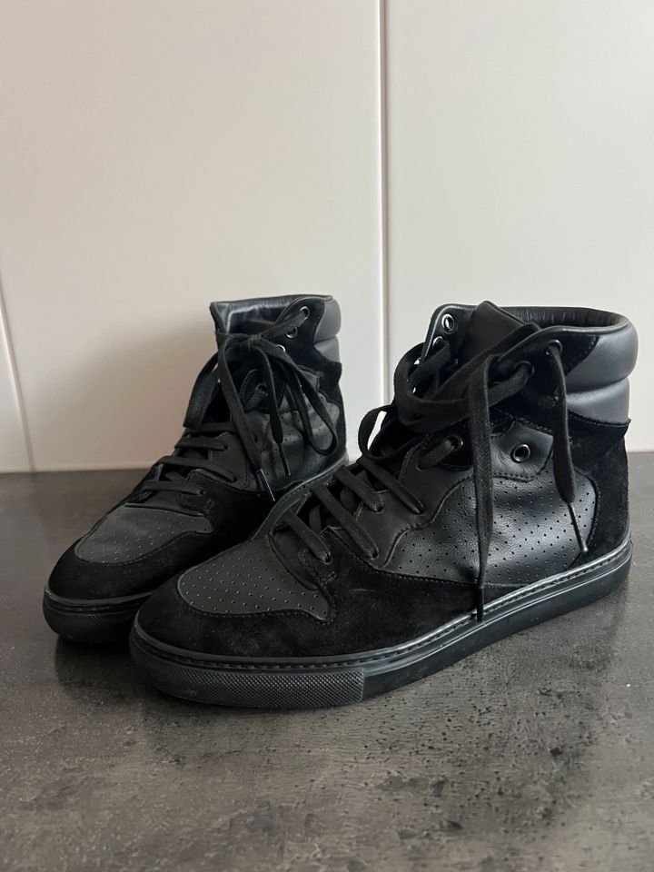 Balenciaga Leder Sneaker in Stuttgart