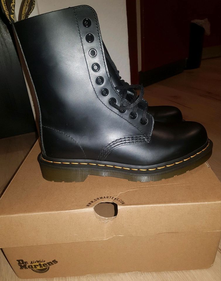 Dr. Martens  1490 - Smooth Black, Gr. 37 - neu & ungetragen in Mülheim (Ruhr)