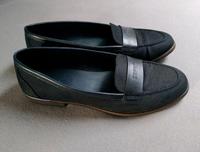 Esprit Loafer Slipper Wildleder Imitat Gr. 40 neuwertig Sachsen-Anhalt - Tangermünde Vorschau