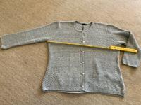 Strickjacke Materialmix Silber Gr. 44/46 neu Schleswig-Holstein - Mielkendorf Vorschau