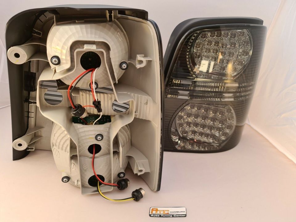 VW Touran 1T1, 1T2 LED Rückleuchten Heckleuchten Bj.03-10 Schwarz in Bad Schwartau