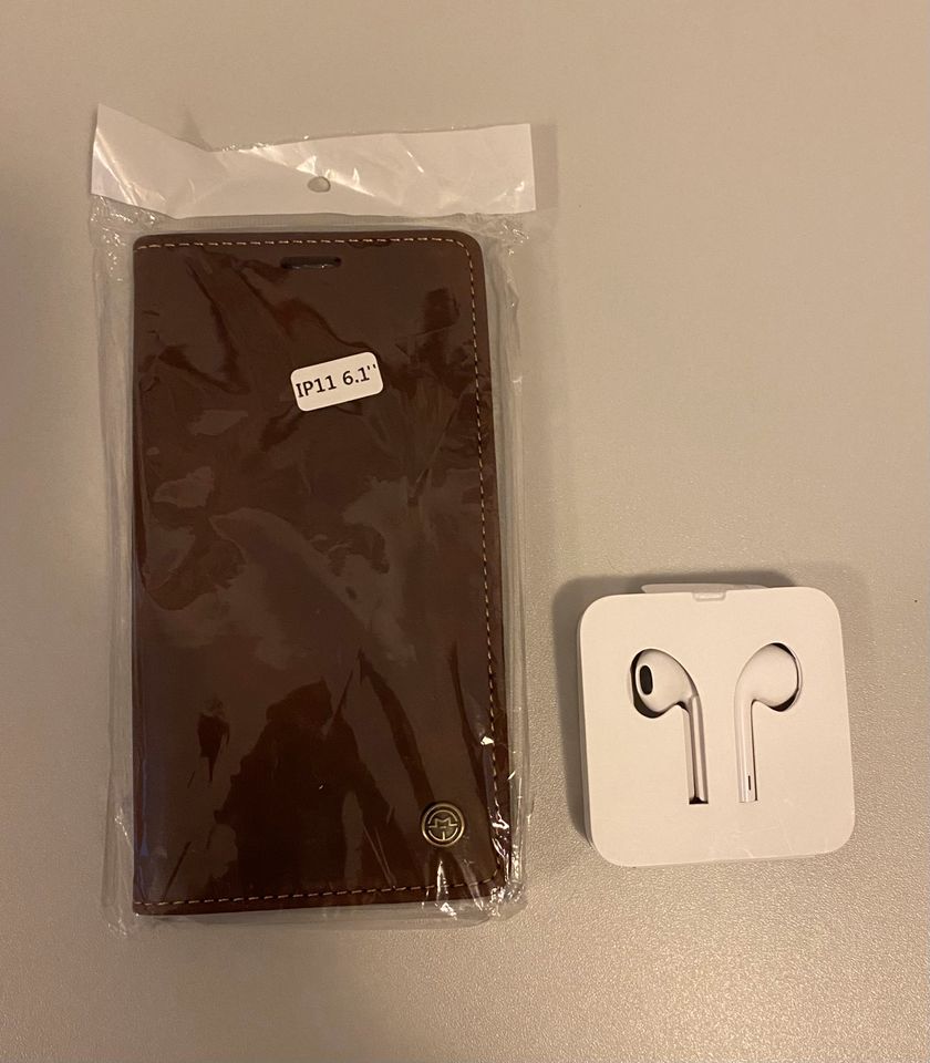 Apple IPhone 11 Cover und Apple Kopfhörer / neu in Soest