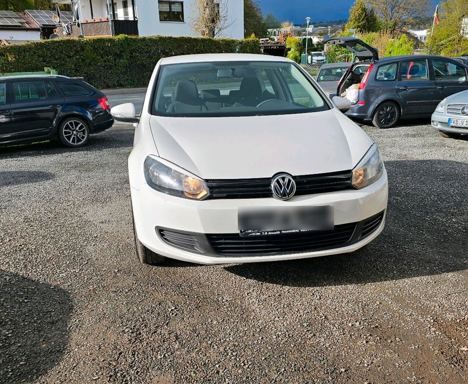 Golf 6 1,4 tüv neu in Frankenberg (Eder)