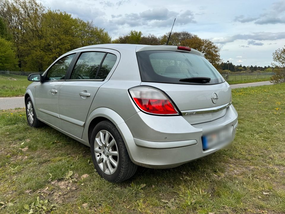 Opel Astra 1,6 Automatikgetriebe in Rosengarten