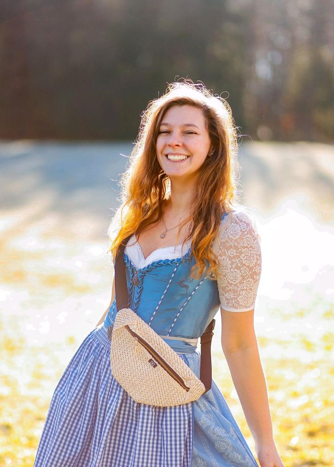 Dirndl Tasche Donani, bauchtasche, Hüttasche in Fürstenzell