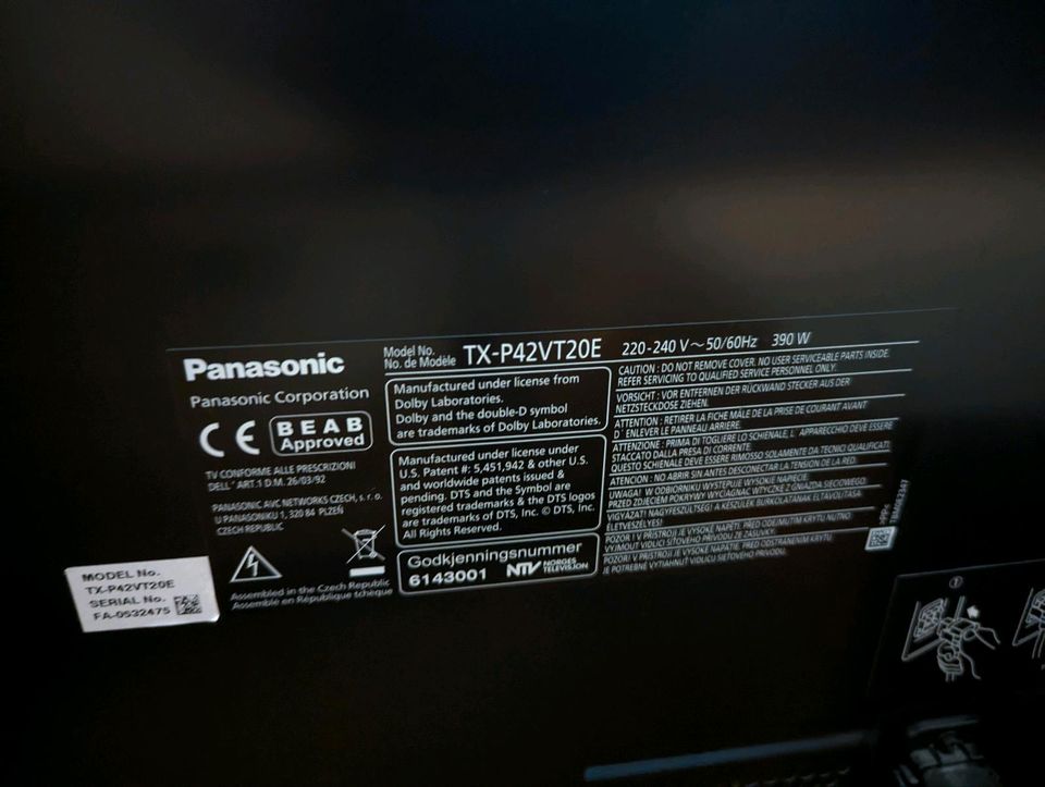 42 Zoll 3D Fernseher Panasonic TX-P42VT20E   Plasma in Bergisch Gladbach