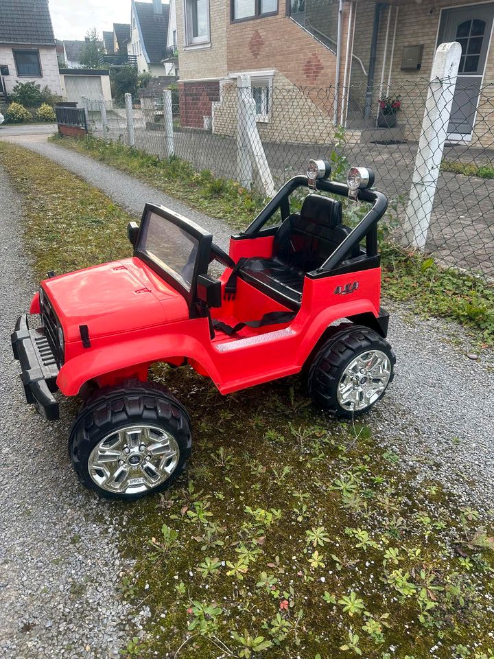 Kinder Elektroauto Jeep mit Radio und Fernbedienung in Detmold