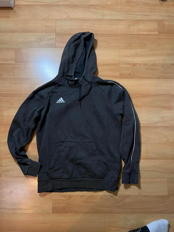 Adidas Pullover Gr. M schwarz in Hannover