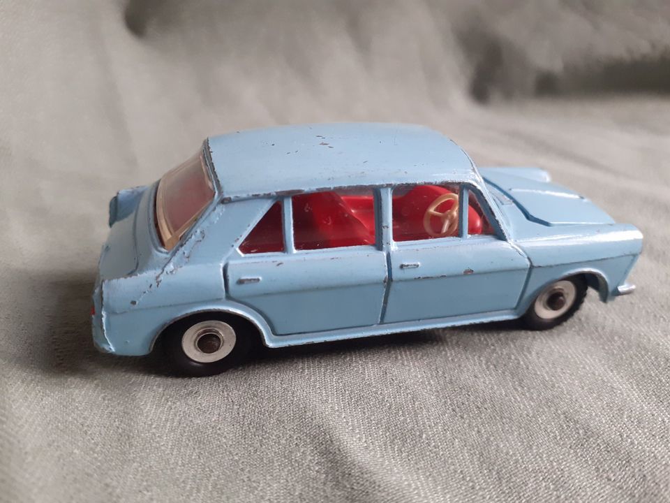 Morris 1100 ADO 16, hellblau , Dinky GB, 60er J, orig in Wallerfangen