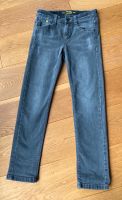 S.Oliver SKINNY BRAD Jeans Hose grau Größe 140 regular Nordrhein-Westfalen - Schmallenberg Vorschau