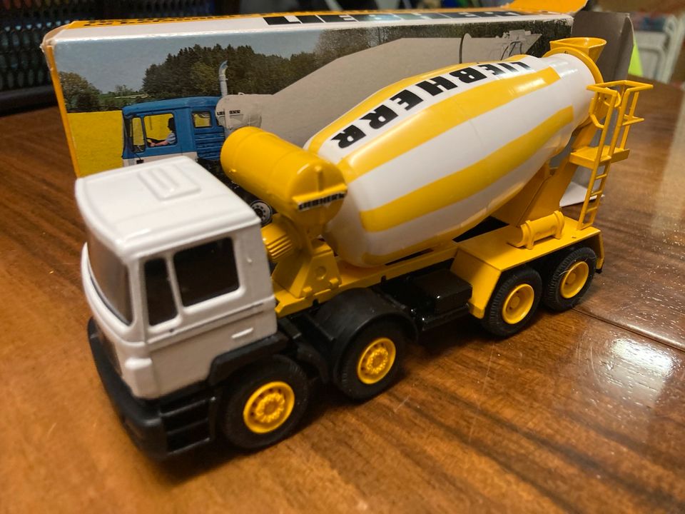 Liebherr Betonmischer Modell 1:50 Typ HTM 904 in Augsburg