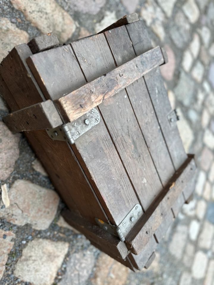Kiste Truhe Schatzkiste Holz massiv Holzkiste Couchtisch in Heidelberg