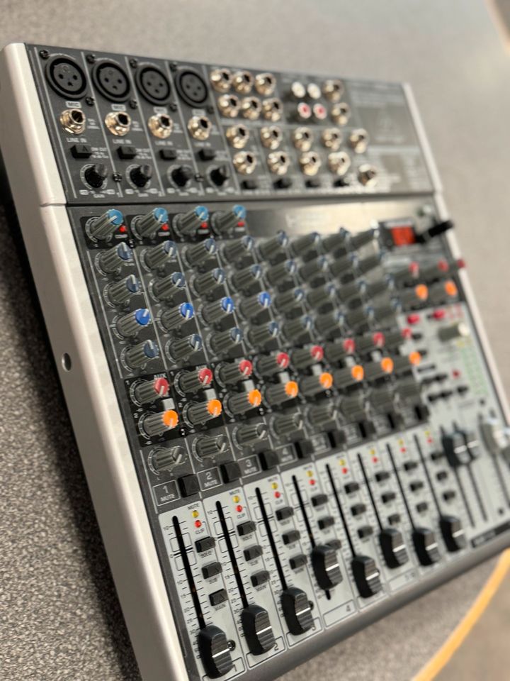 Behringer xenyx x1622 usb Mixer in Pforzheim