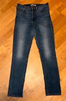 Levi’s 312 Shaping Slim 30/34 blaue Jeans Nordrhein-Westfalen - Hamm Vorschau
