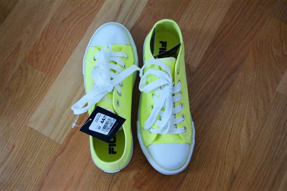 Coole Turnschuhe Sneaker Gr. 37 von Fila Neu mit Etikett Neongelb in Leipzig