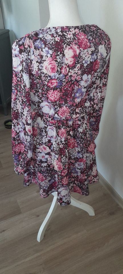 Sommerkleid mit Blümchenmuster Gr.38 in Köln