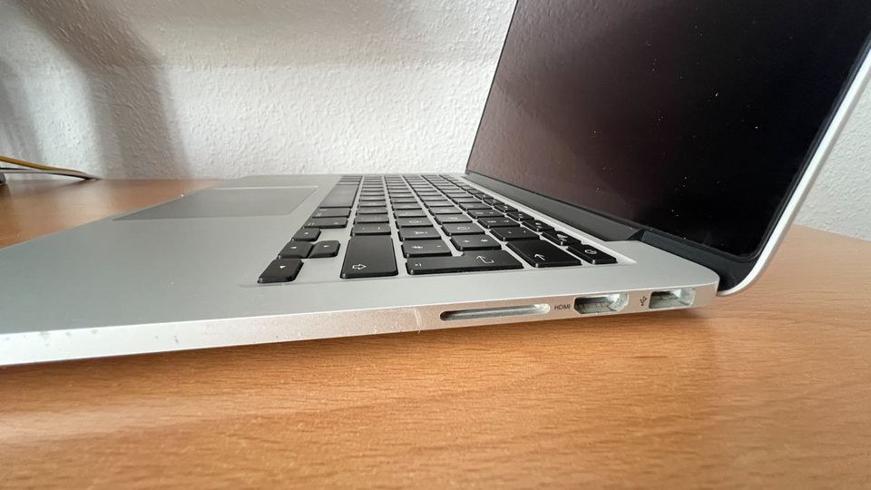 Apple MacBook Pro 13" Early 2015 - A1502 16 GB RAM 500 GB in Leipzig