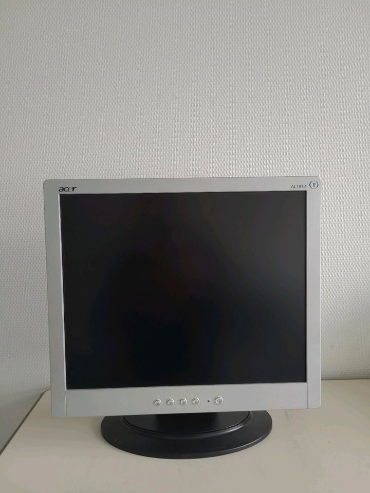 acer AL1913 s Monitor in Stuttgart