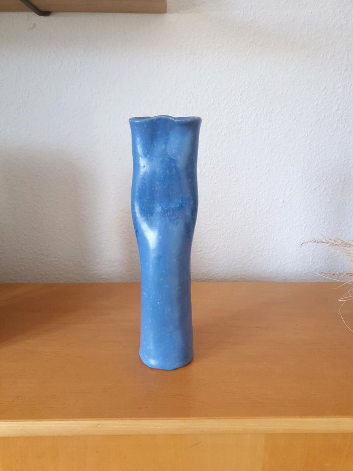 Handgetöpferte Vase in Essingen