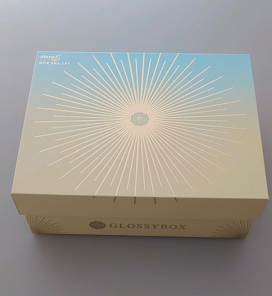 Glossybox Kartons LEER, Geschenkbox in Altenstadt