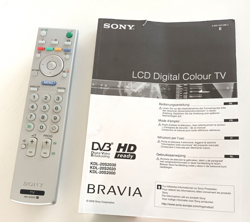 SONY : BRAVIA : LCD DIGITAL COLOUR TV : 3-teilig :  NEUWERTIG in Wiesbaden