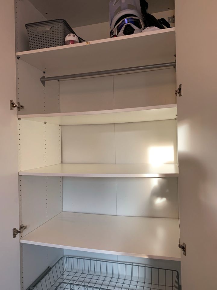 Ikea Kleiderschrank Weiss mit Zweitürspiegel in Seevetal