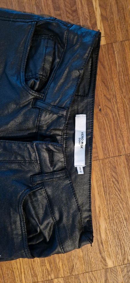 Lederhose Jeans Wetlook Only Vero XS 34 XXS 32 fetisch rave goth in Karlsruhe