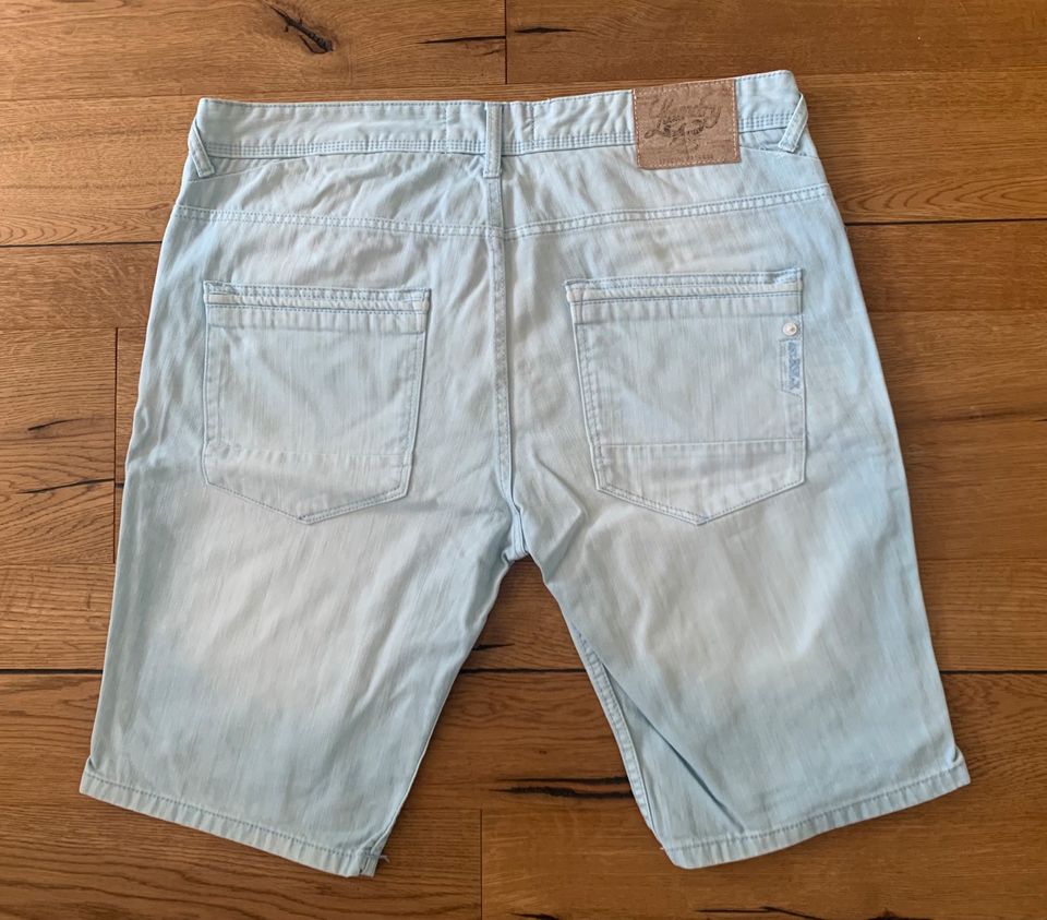 4x Jeans Shorts Bershka Carhartt Johnson Gr. 46 36 44 in Detmold