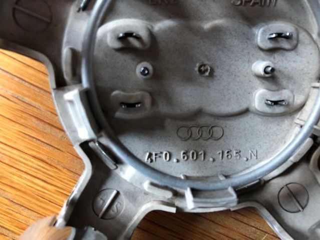 4x Original Audi Nabenkappen Nabendeckel Felgendeckel 4F0601165N in Castrop-Rauxel