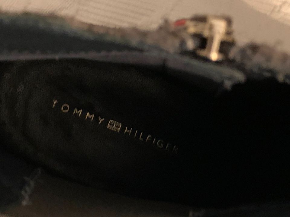 Schöne TOMMY HILFIGER STIEFELETTEN GR. 39 so gut wie neu! in Wiesbaden