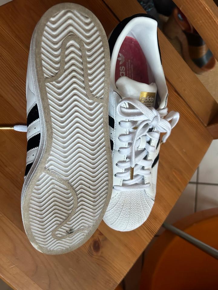 Adidas Superstar Heart Logo weiB gold Glitzer 40