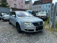 Volkswagen Passat 2.0TDI Comfortline/Schiebedach/Xenon/Navi Nordrhein-Westfalen - Solingen Vorschau