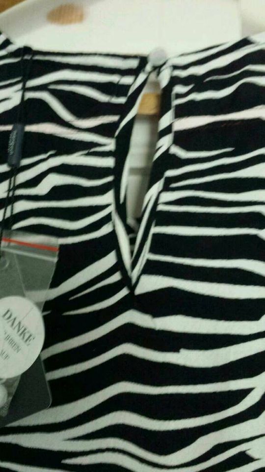 NEUES Manguun -Shirt Gr.38 passend zur Frühjahrs-Jacke Zebra Look in Leverkusen