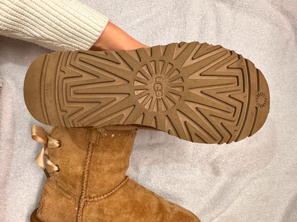 Ugg Australia Boots Chestnut Schleife Limited Edition Größe 36 in Hagen am Teutoburger Wald