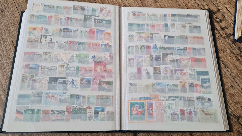 Große Sammlung Briefmarken aus aller Welt in Porta Westfalica