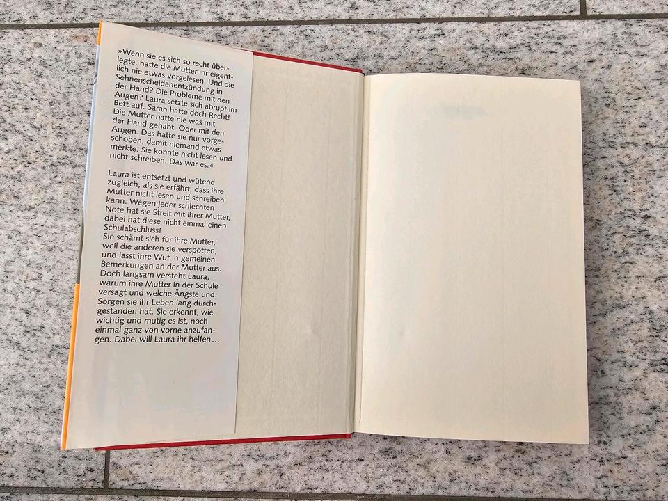 Wer lacht hat keine Ahnung Carolin Philipps Roman Buch Lektüre in Augsburg