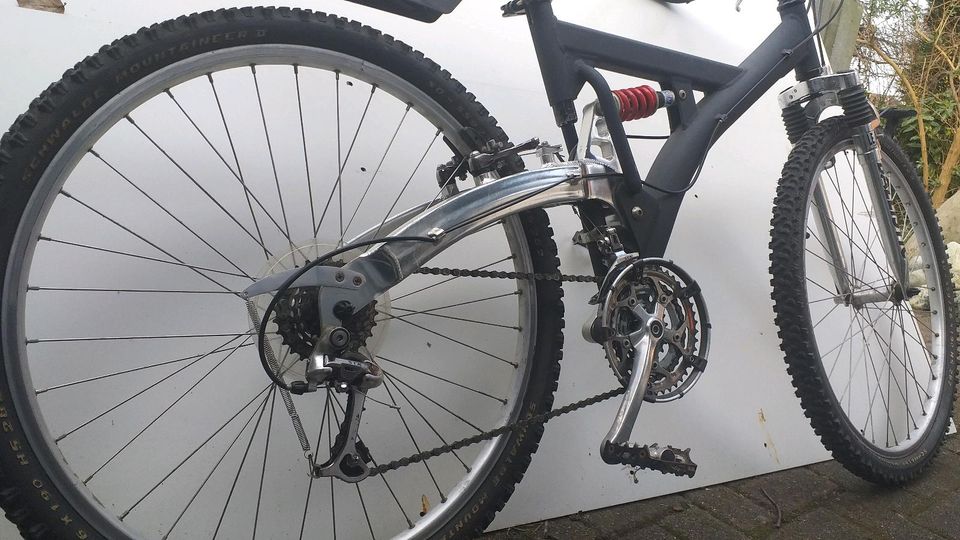 Fahrrad Mountenbike gefedert stabile Rahmen Ausführung Schwarz in Quickborn