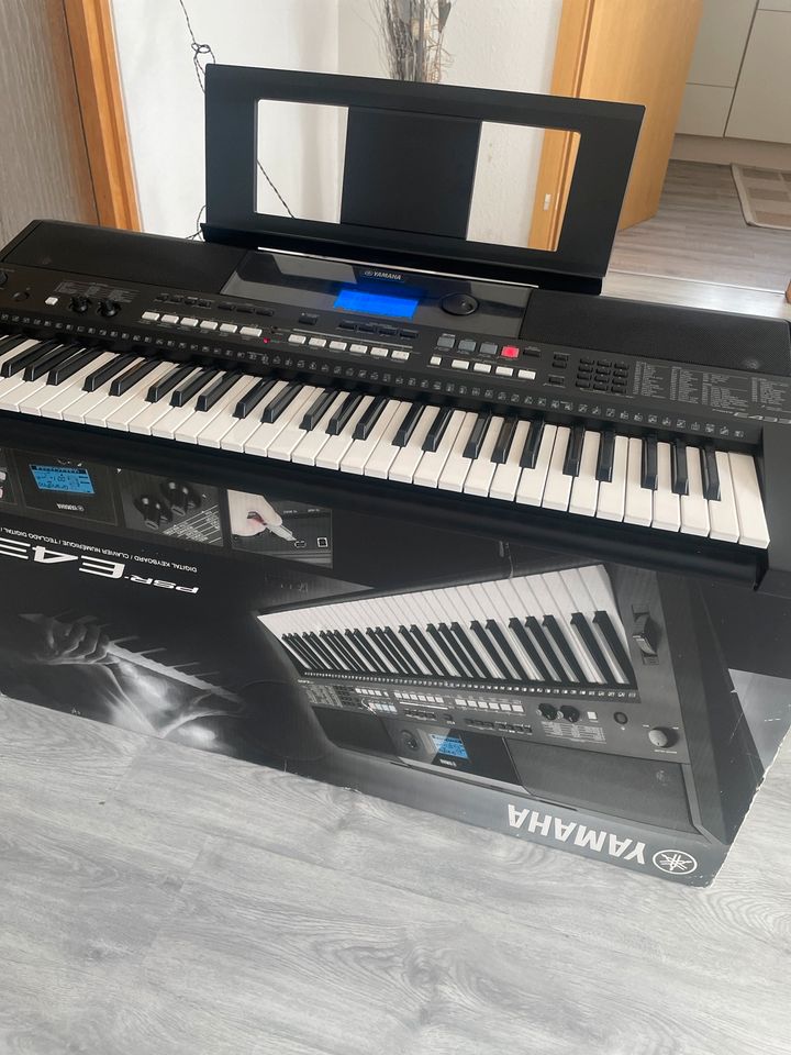 Keyboard Yamaha PSR-E433 in Dortmund