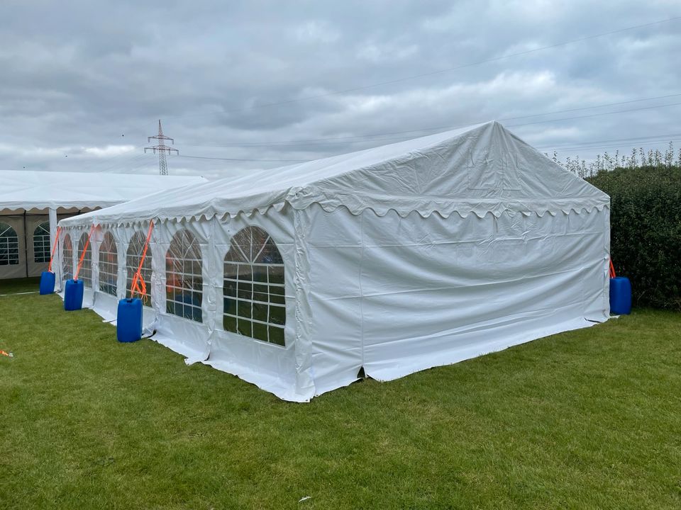 Zeltverleih Partyzelt Festzelt Kühlanhänger Bankettstuhl Hochzeit in Oerlinghausen